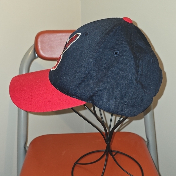 MLB Vintage Cleveland Indians Baseball Hat - Picture 5 of 6